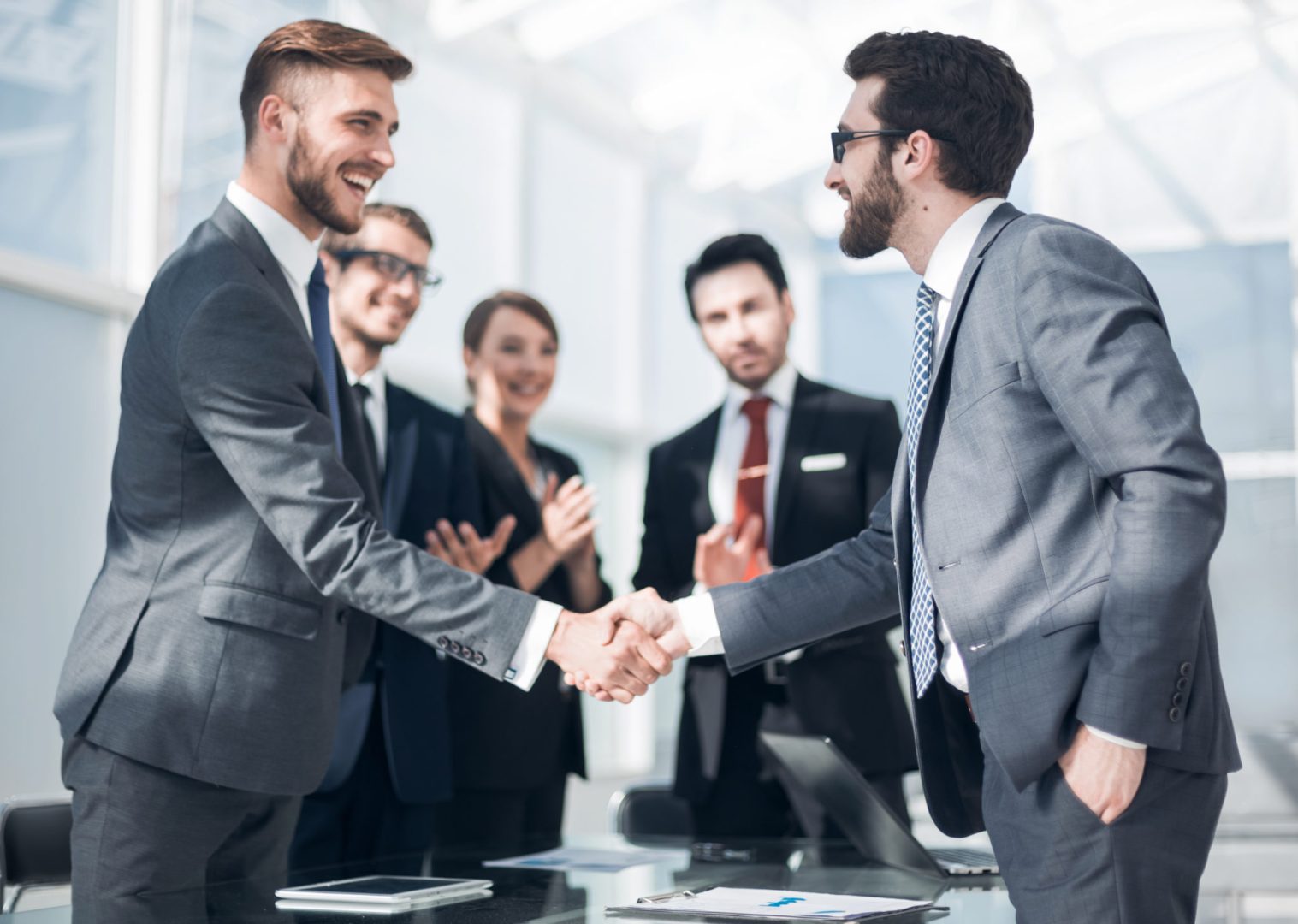 Tendințe în afaceri, adaptarea la noile realități economice și tehnologice