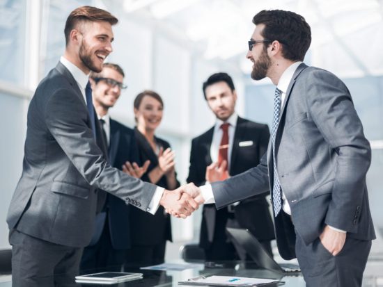 Tendințe în afaceri, adaptarea la noile realități economice și tehnologice